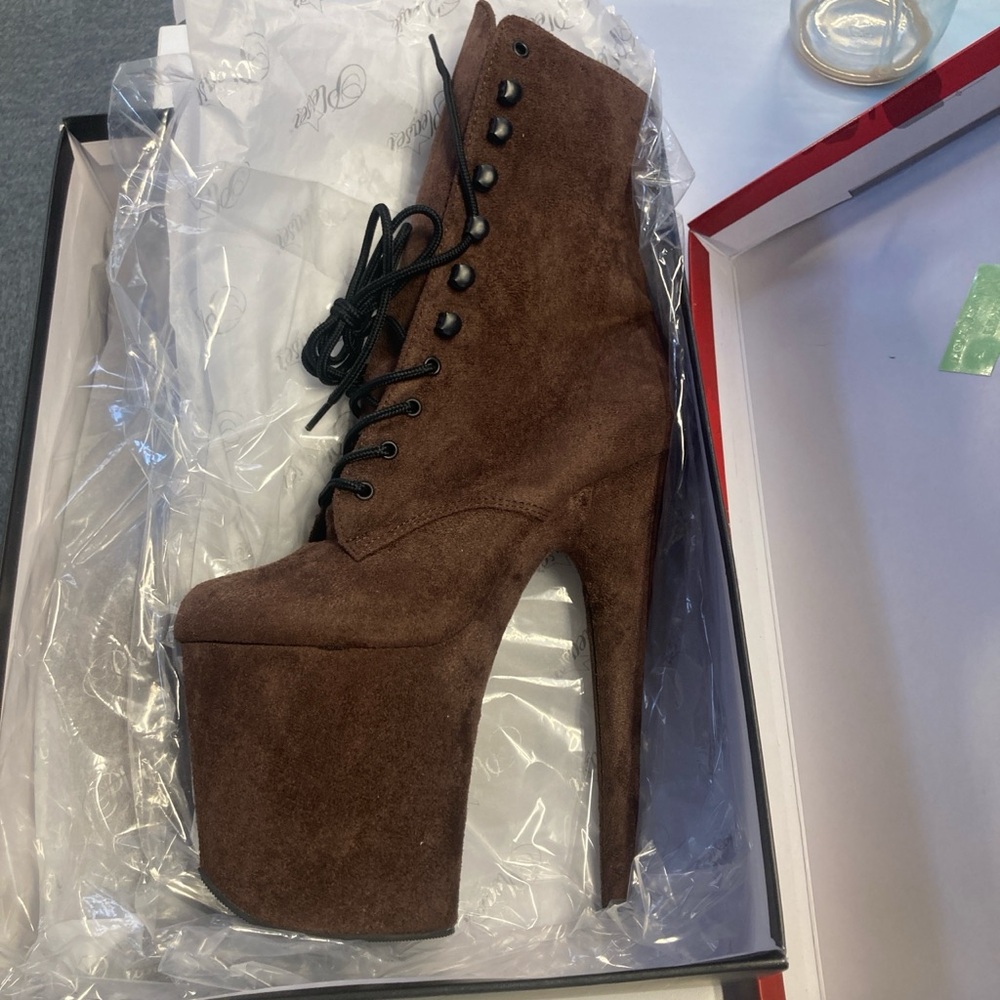 NWT Pleaser size 8 Brown Faux suede 8 inch heels ankle boots floorwork